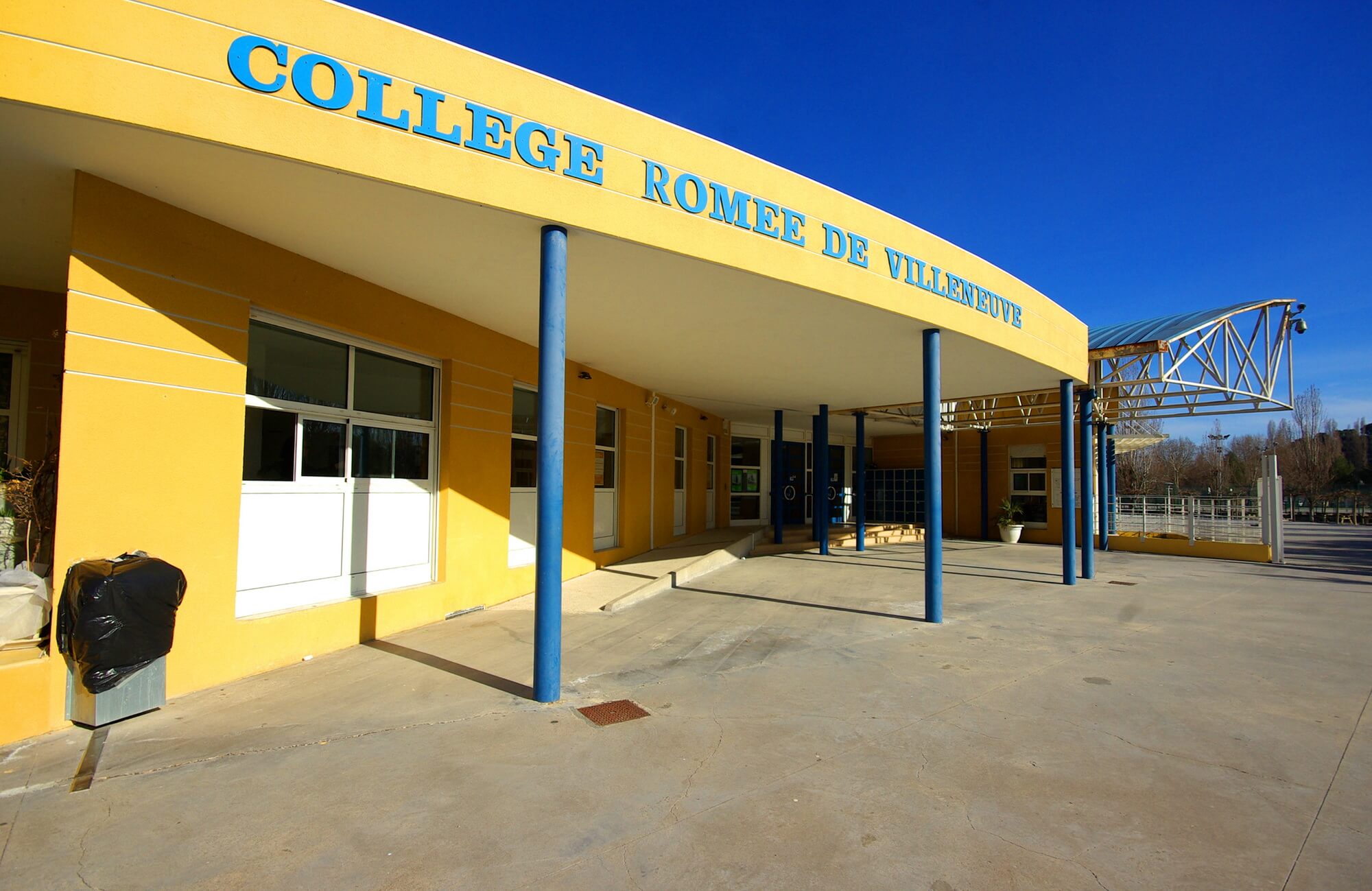 college-romee-01