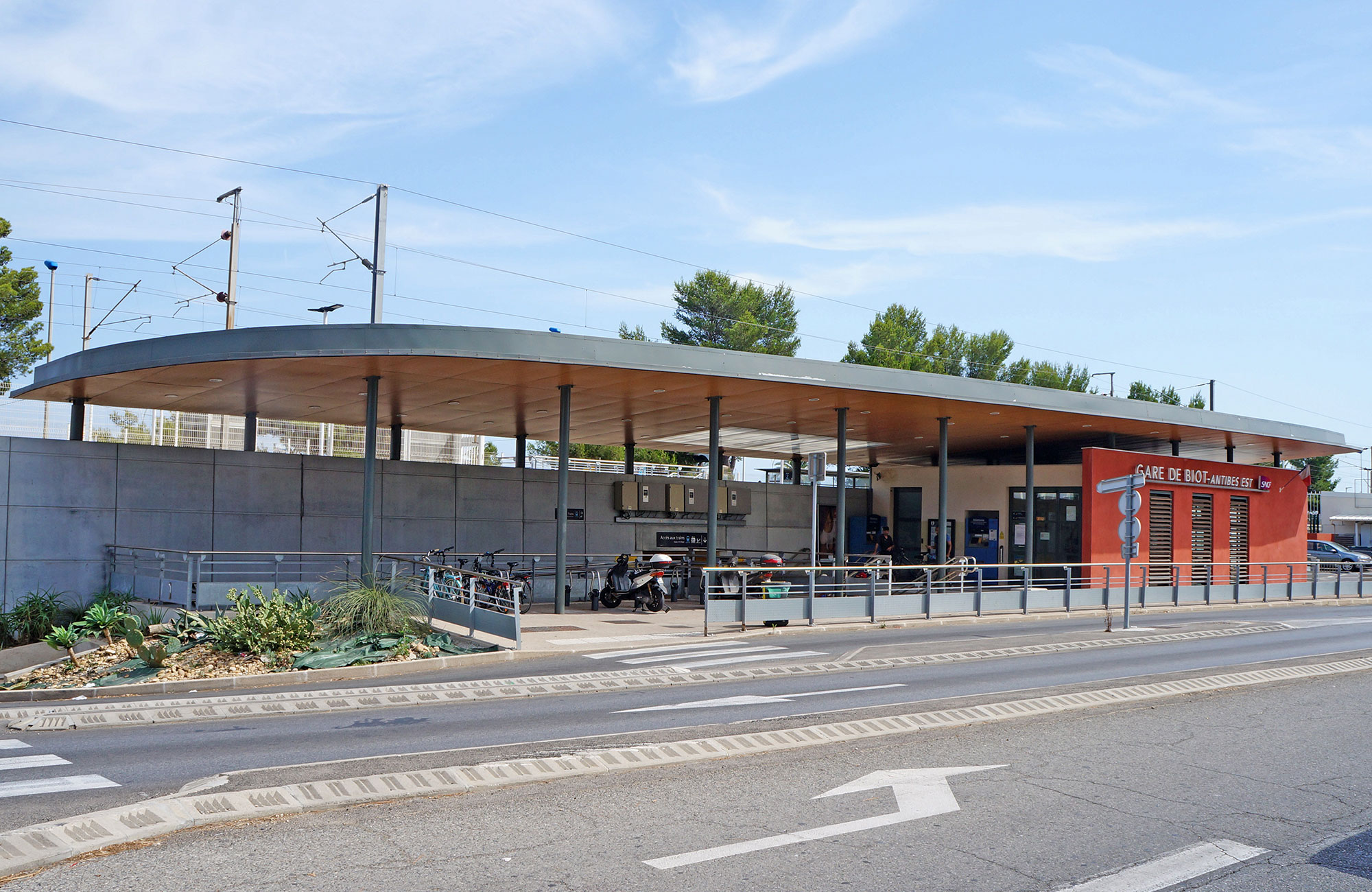 gare-biot-02
